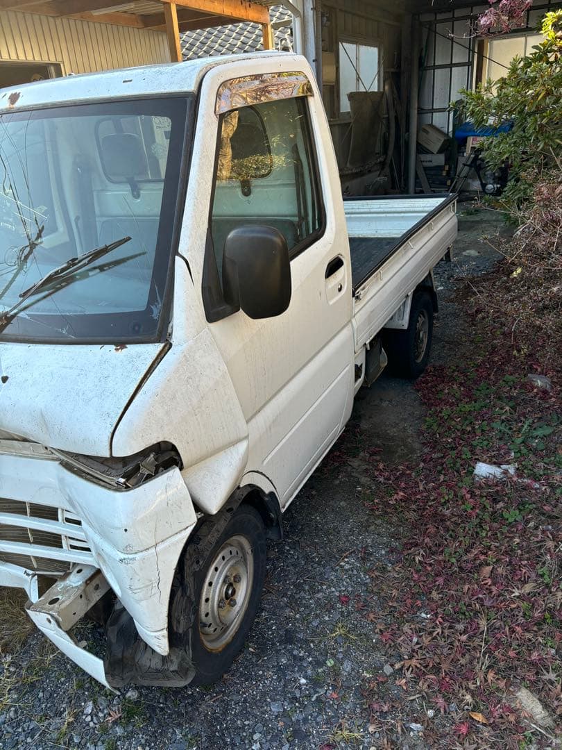 ミニキャブトラック　軽トラ　ホワイト 軽トラック フロントバンパー破損　茨城