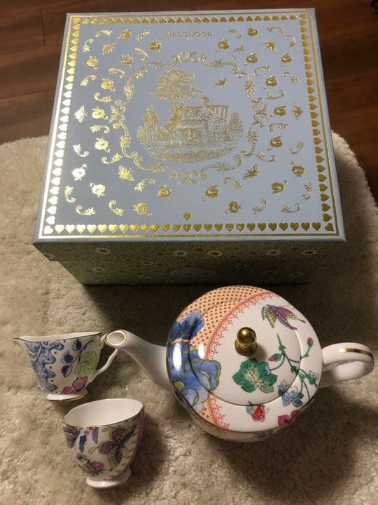 ウェッジウッド　ティーポット　シュガーポット、ミルクピッチャー　セット