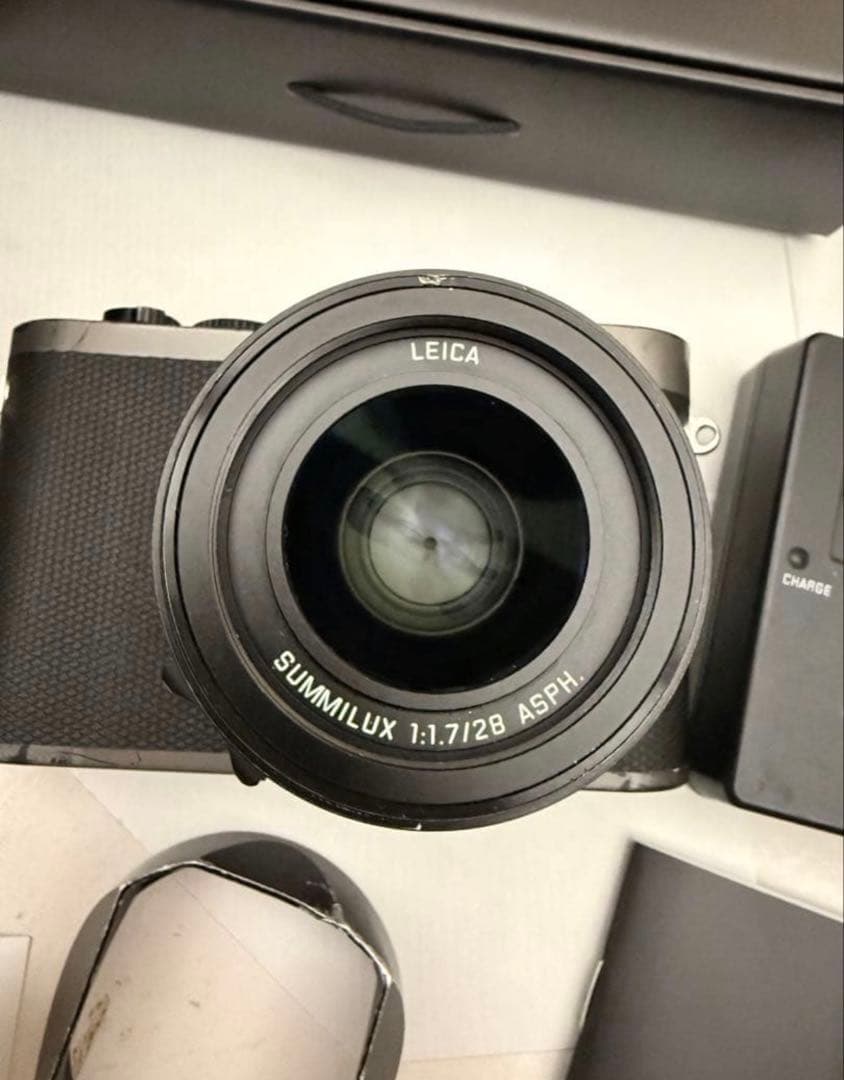 ライカ LEICA Q Titanium Grey camera
