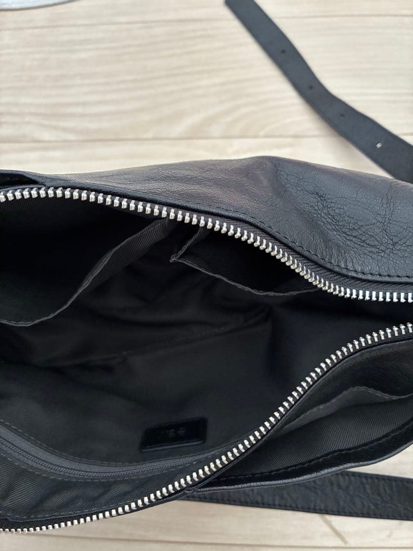 ear PAPILLONNER ミニスワローマチショルダーバッグ　本革 レザー