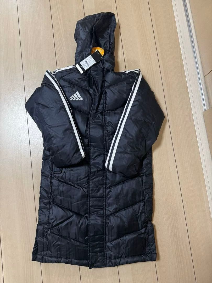 新品未使用adidas アディダス　ダウンベンチコート　130cm