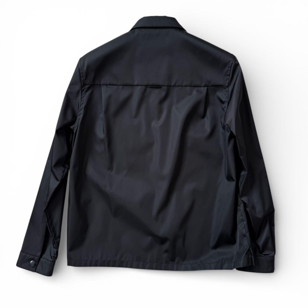 ※74 PRADA Re-Nylon シャツ ハンガー付き