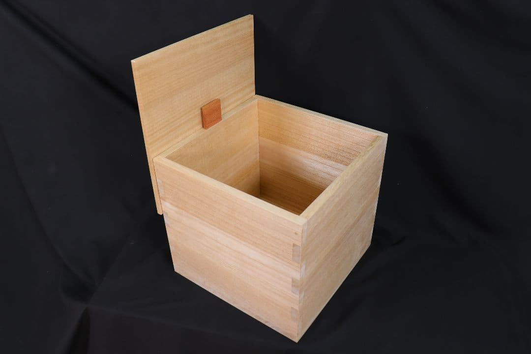 【新米の美味しさ長続き】【20キロ用】キャスター付き　20キロ用桐米びつ