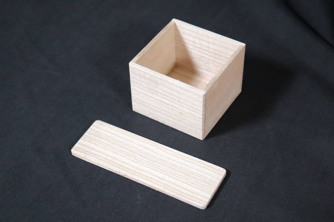 【新米の美味しさ長続き】【20キロ用】キャスター付き　20キロ用桐米びつ