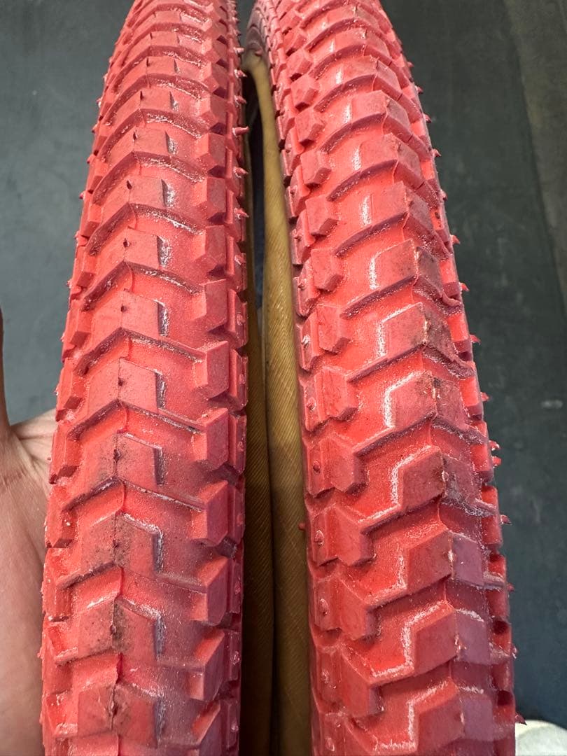 20×2.125 bmx スネークベリー　サイドスキン　当時物　タイヤ