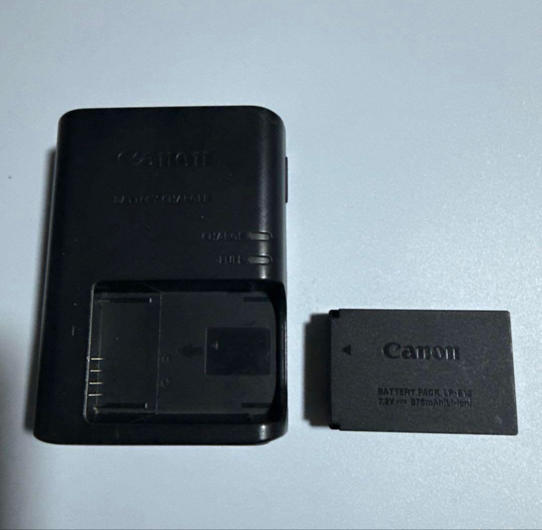 Canon EOS M ホワイト 15-45mmレンズ付き