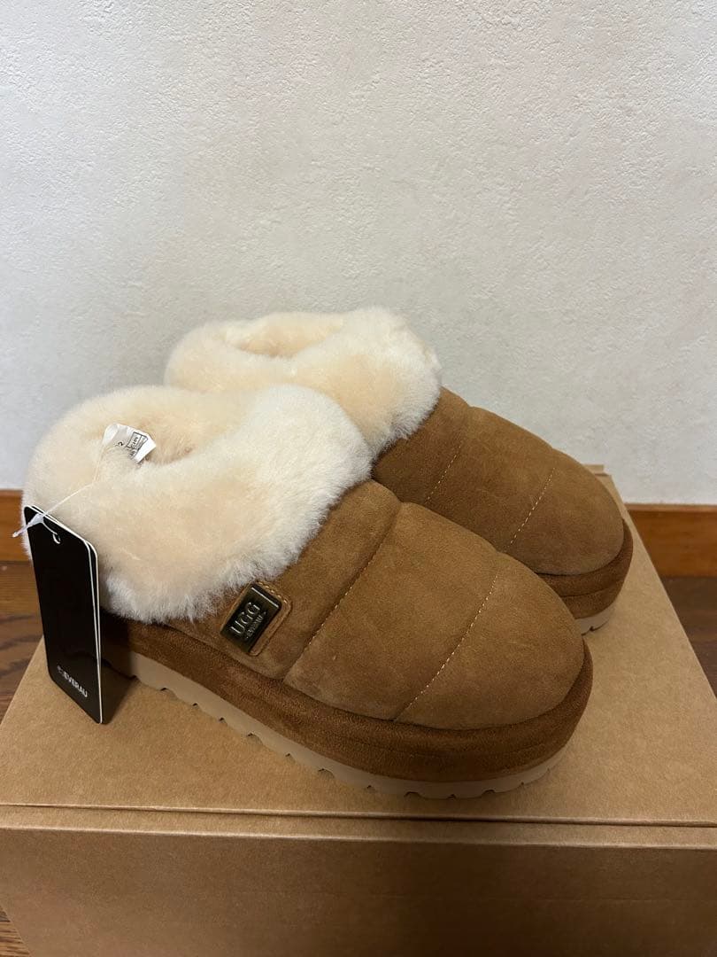 新品　UGG エクスプレス　ムートンブーツ　厚底　EU38