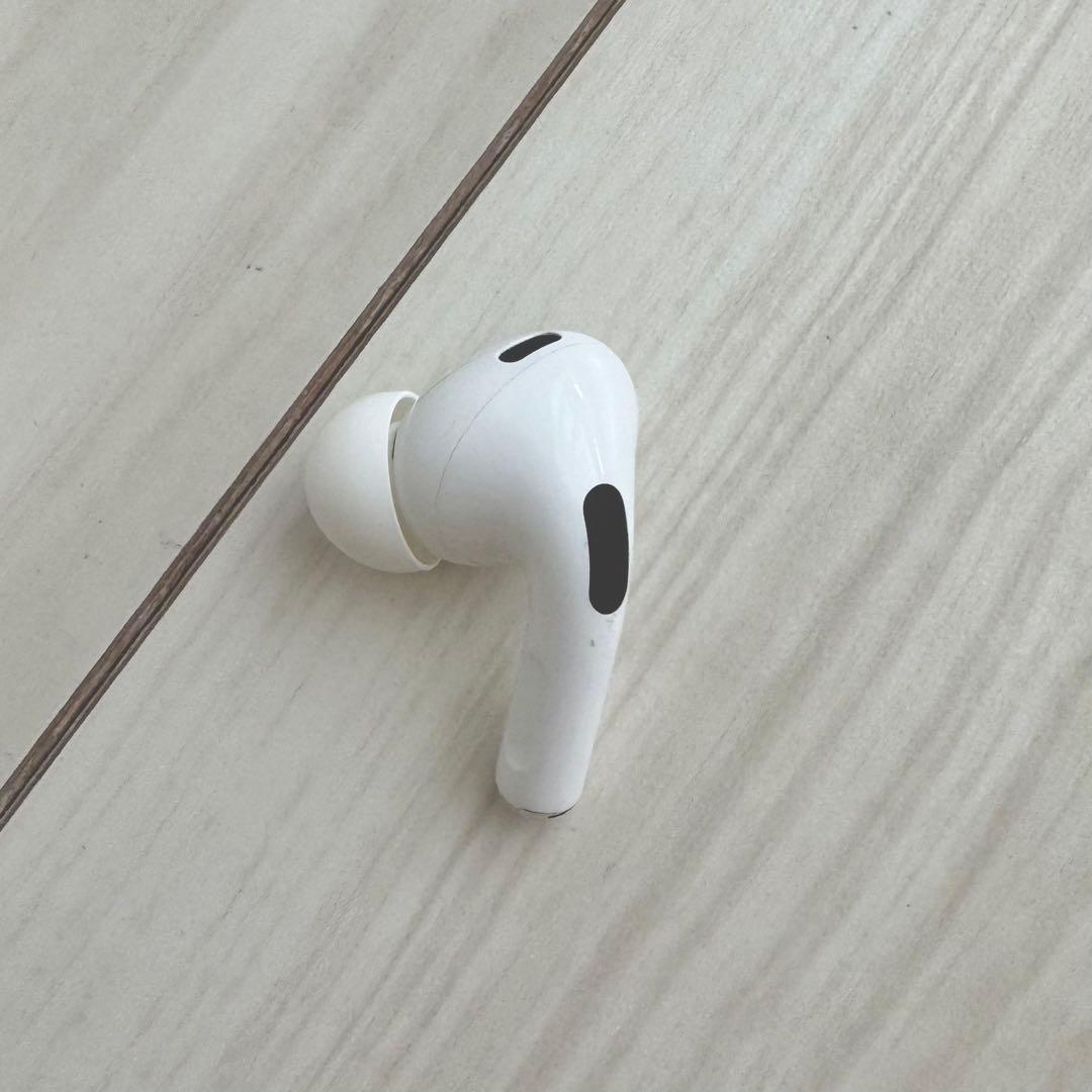 AirPods Pro第二世代　本体、左耳、付属品（右耳無し）