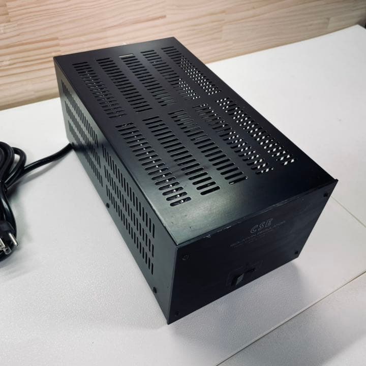 CSE アイソレーション　レギュレーター　R-100 クリーン電源