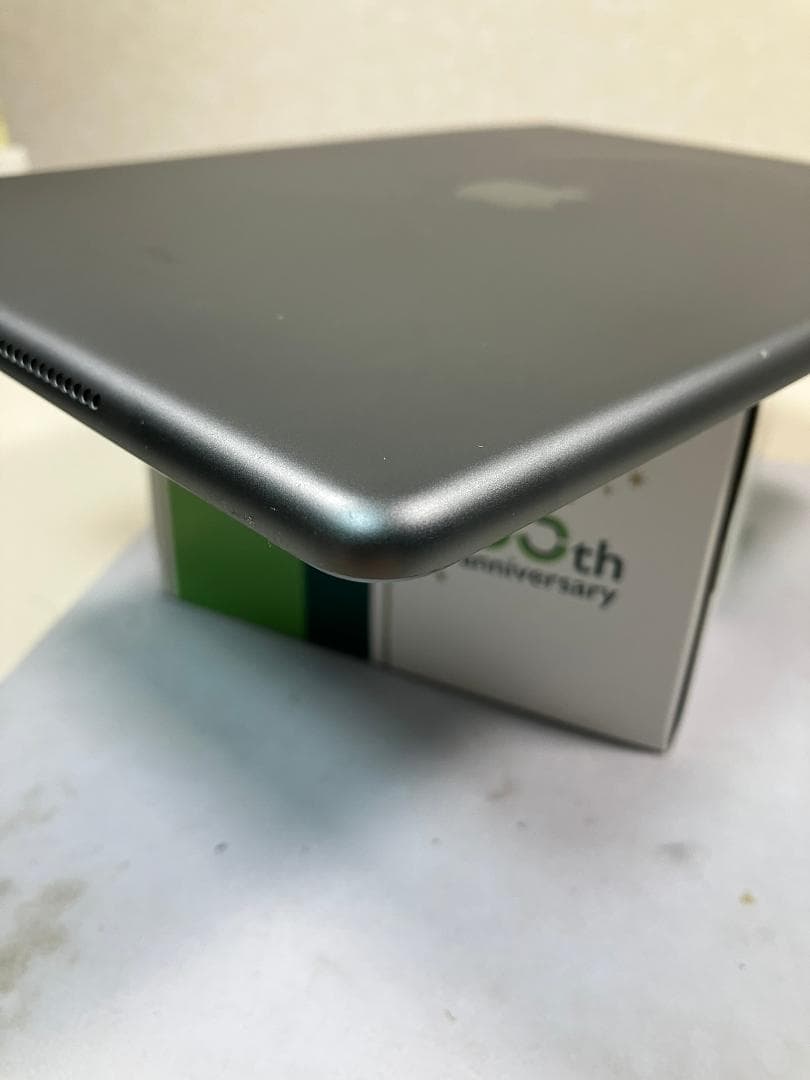 iPad 7世代　128GB グレー　WI-FI カバーガラス付