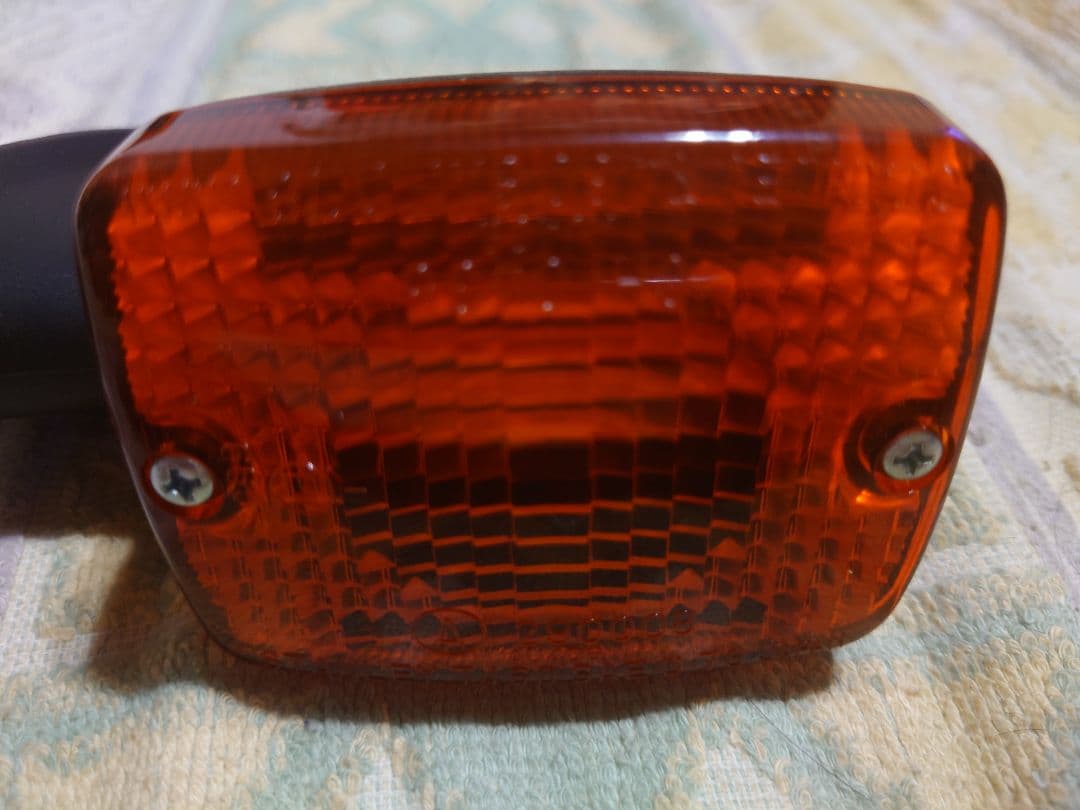 新品(当時物)GPZ400Fフロントウインカー1個