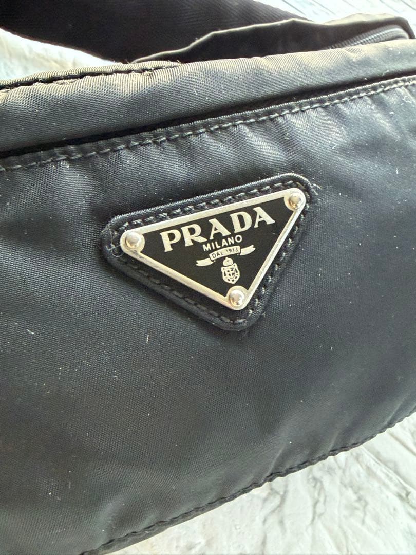 PRADA プラダ　ブラック ボディバッグ　ウエストポーチ　黒