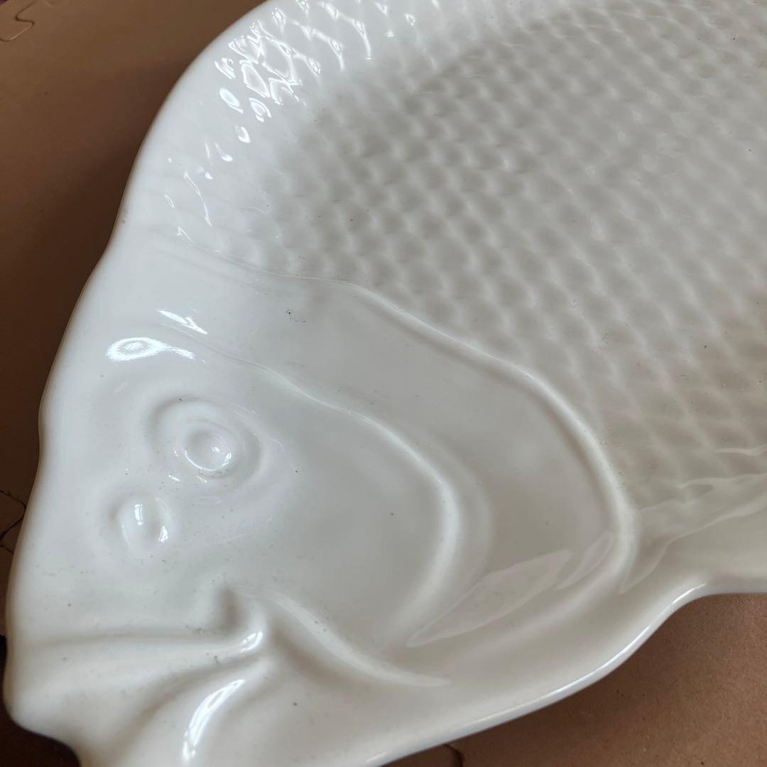 REVOL 魚型ポーセリン皿