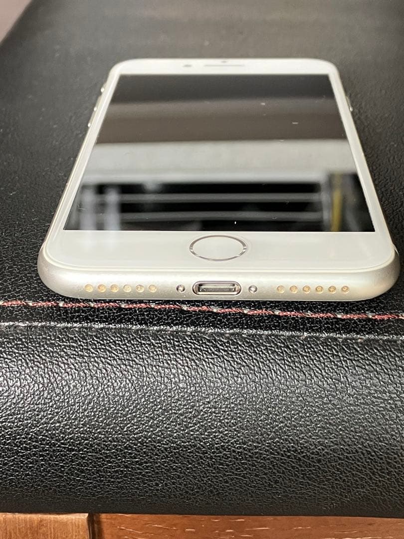 や*ま様 Apple iPhone 8 ホワイト 本体