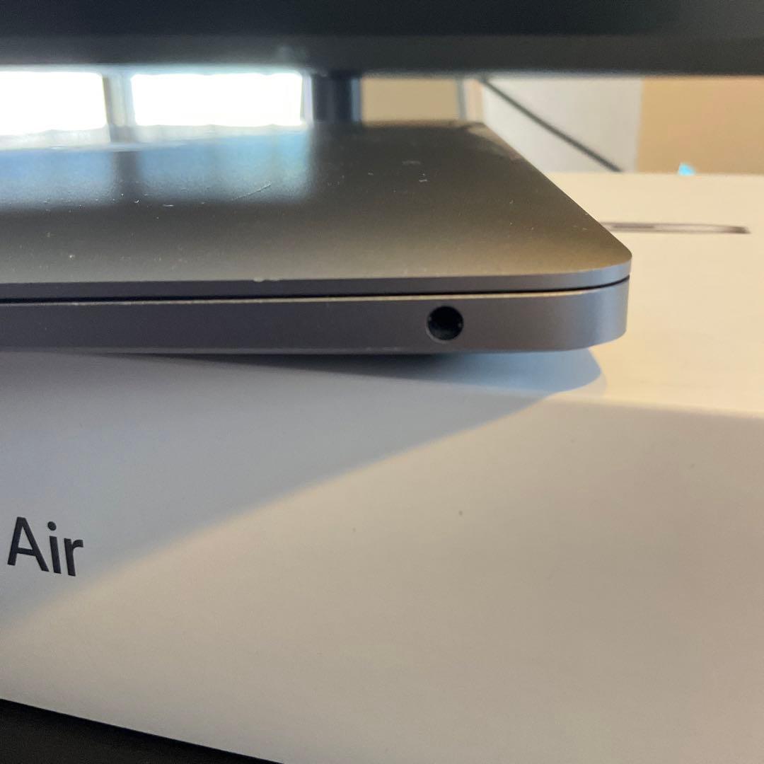 MacBook Air M1チップ搭載13インチ