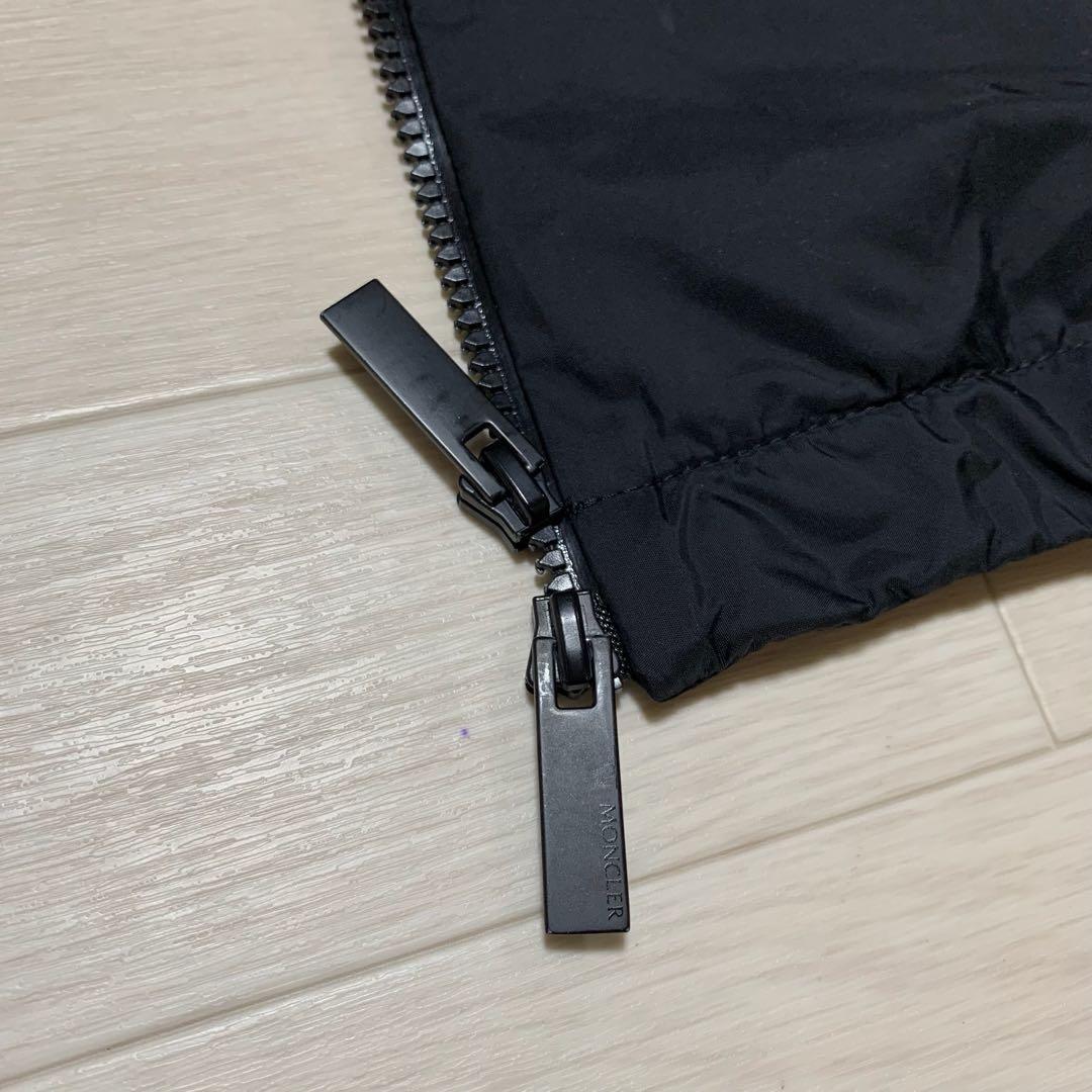 〔美品〕モンクレール　ナイロンジャケット　フードロゴ　2 ブラック 4P120