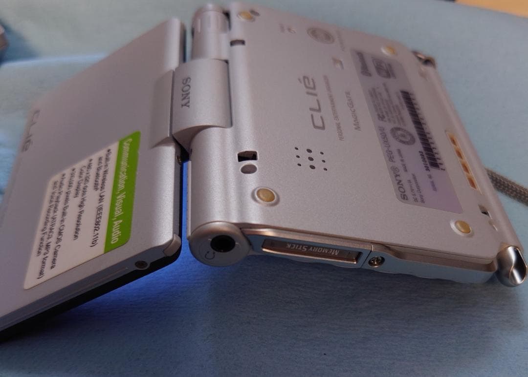 CLIE PEG-UX50英語版。