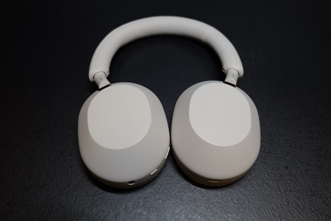 【完備品：美品】SONY WH-1000XM5 ワイヤレスヘッドホン ホワイト