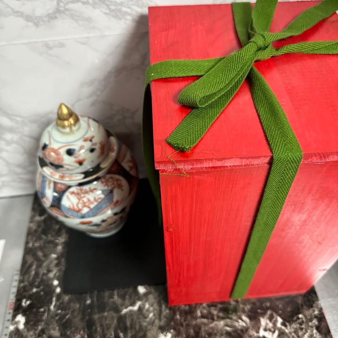 江戸元禄、古伊万里、金彩、色絵沈香壺、箱付き。