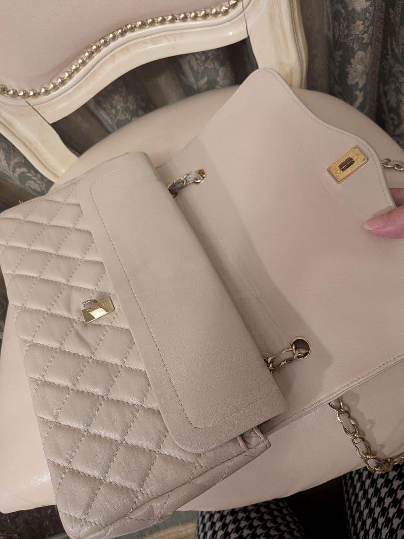 CHANEL ダブルフラップアイボリー バッグ