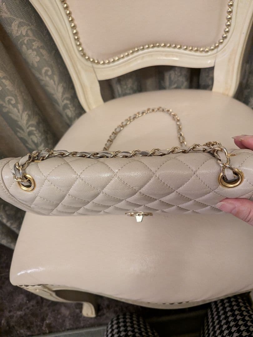 CHANEL ダブルフラップアイボリー バッグ