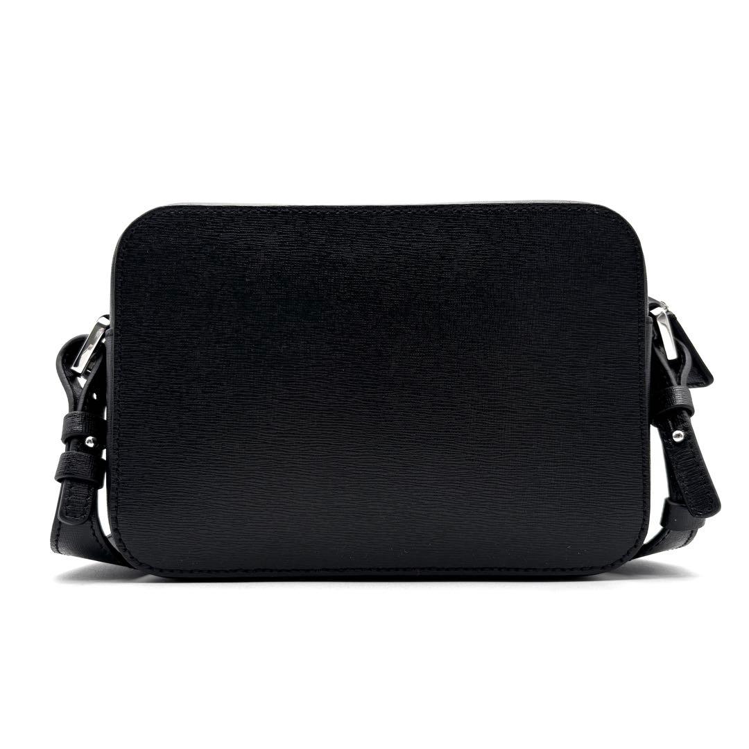 未使用に近い エンポリオアルマーニ ショルダーバッグ ロゴ レザー 斜め掛け 黒