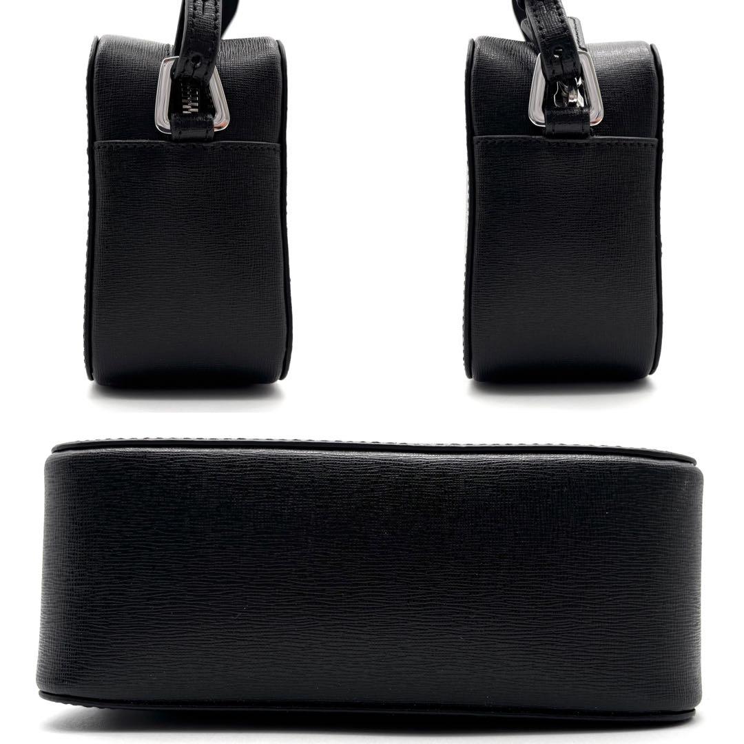 未使用に近い エンポリオアルマーニ ショルダーバッグ ロゴ レザー 斜め掛け 黒