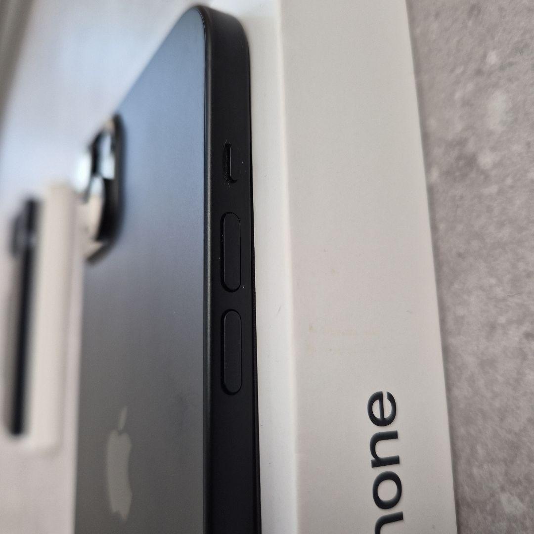 iPhone15 plus ブラックSIMフリー+純正アクセサリー付