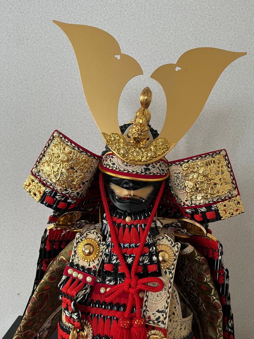 五月人形 端午の節句　菊水作　兜・鎧・甲冑の豪華な赤と金 約80cm