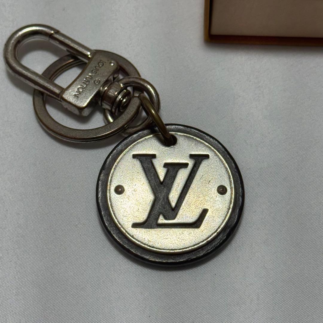 A*x様 LOUIS VUITTON LV ルイヴィトン　サークル キーホルダー