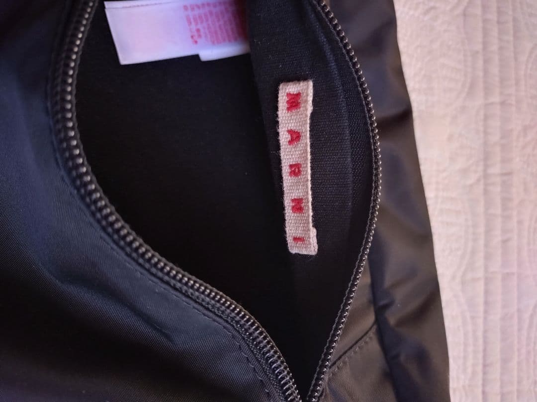 マルニ　キッズライン　バッグ　黒　ブラック　ボディバッグ　ショルダーバッグ