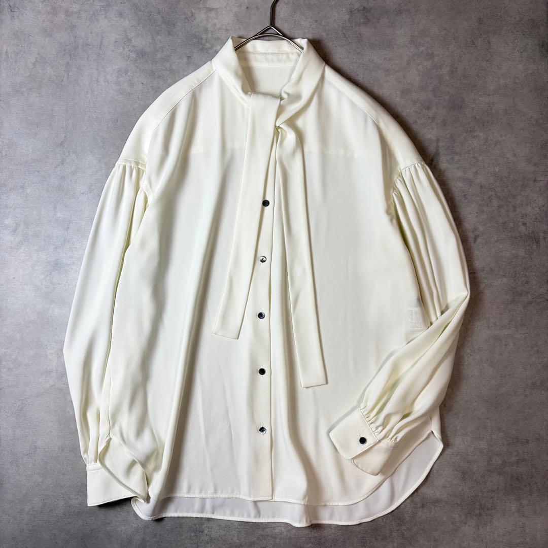 美品 allureville ジョーゼット ボウタイブラウス オフホワイト