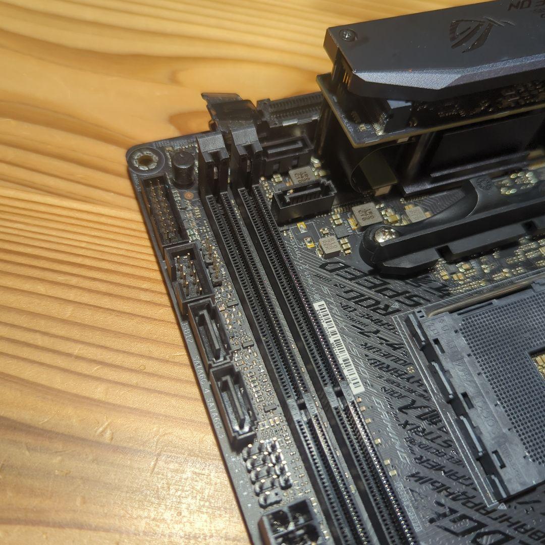 ASUS ROG STRIX X570-I GAMING マザーボード