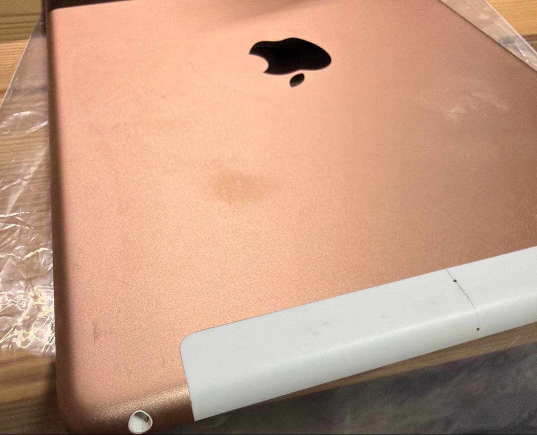 iPad 第6世代 32GB Cellular ゴールド SIMフリー