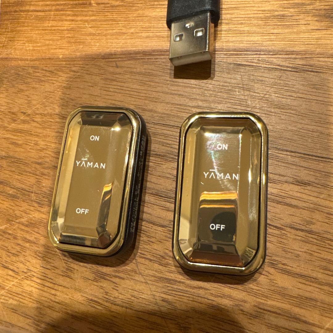 ち*び様 YAMAN デザインリフトモア　本体＋目元シート×5 ほうれい線×4