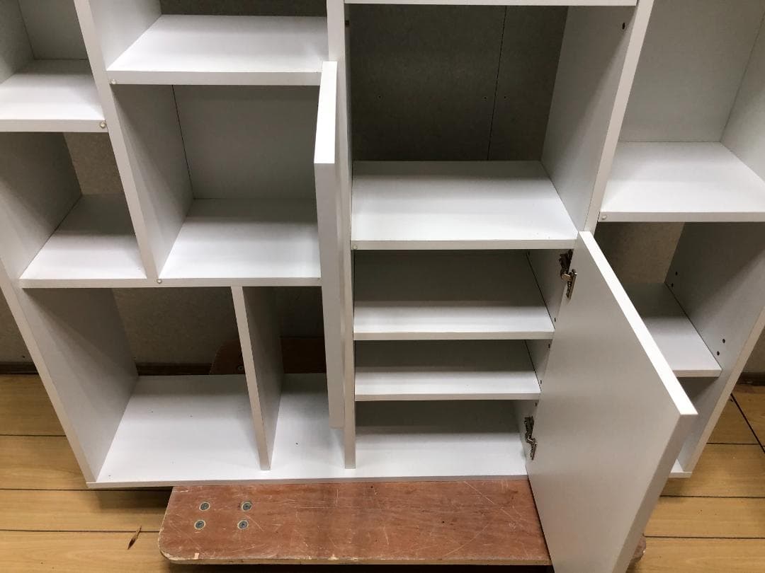 LOWYAの大理石風　本棚 シェルフ ディスプレイ 縦型 250414-11