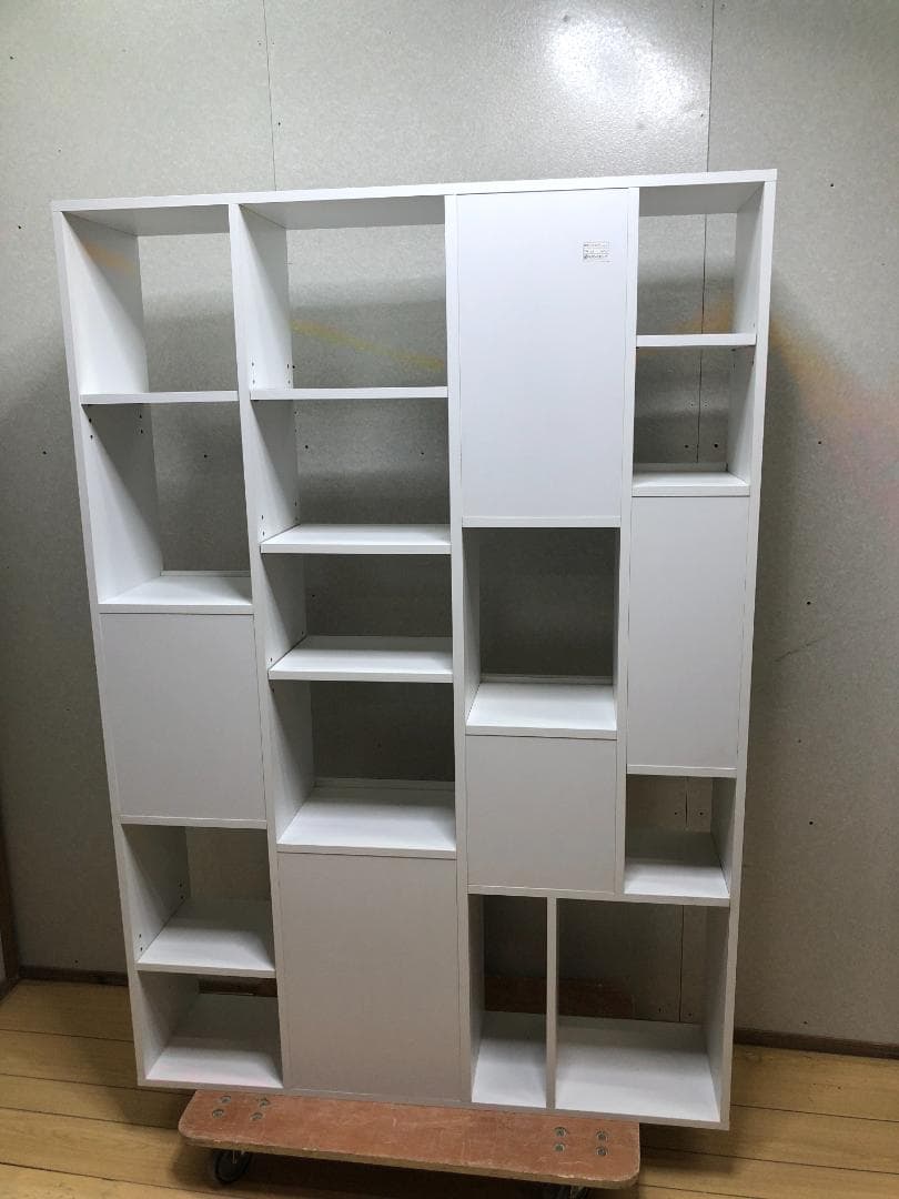 LOWYAの大理石風　本棚 シェルフ ディスプレイ 縦型 250414-11