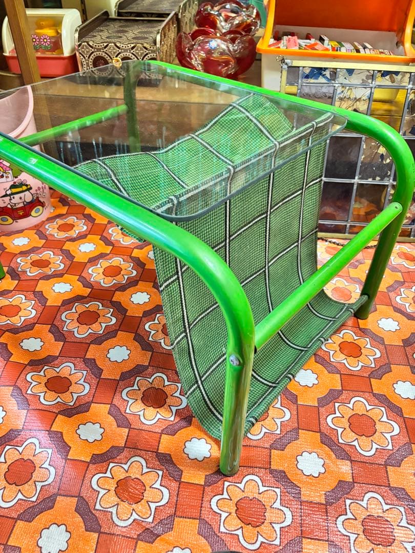 レトロ　 アンティークヴィンテージガラステーブル 当時物　マガジンラック付き