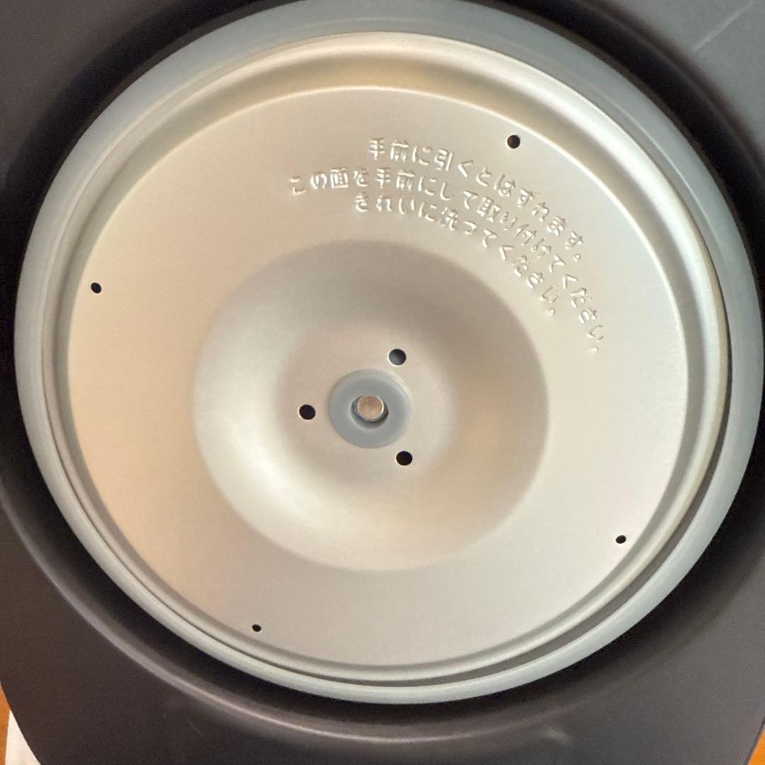 新品　RICE COOKER マイコン式炊飯ジャー　YJC−300(b)ブラック