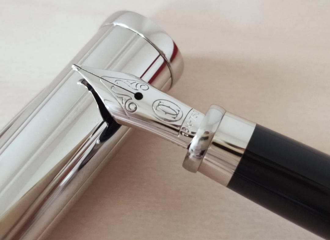 美品 トリニティ ドゥ カルティエ　18K750　万年筆