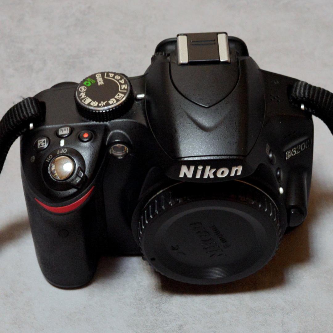 Nikon D3200 ダブルズームキット 美品 シャッター11070