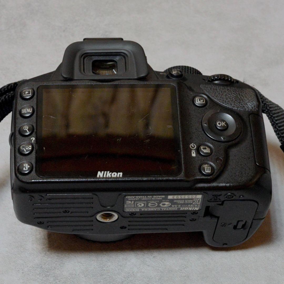 Nikon D3200 ダブルズームキット 美品 シャッター11070