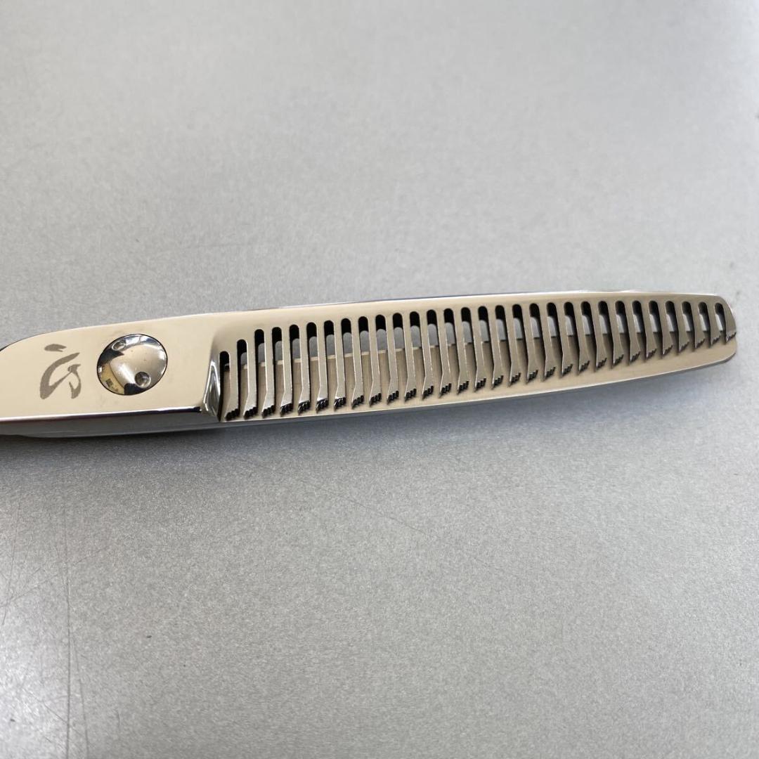 ６インチセニングシザー 4５% 新品未使用　理美容　美容師　理容師 シザー