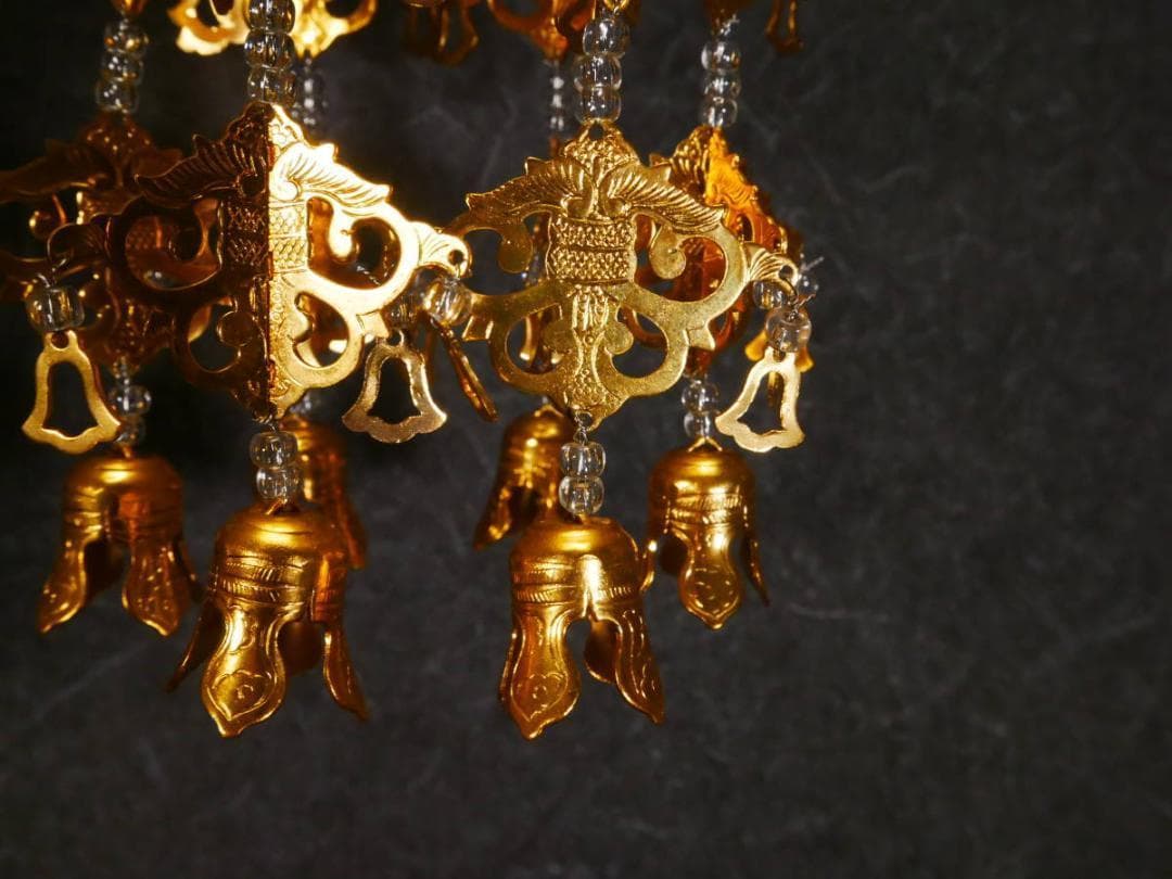 限定値下　展示未使用品　金色輪灯瓔珞　白玉付　高さ22㎝　4711