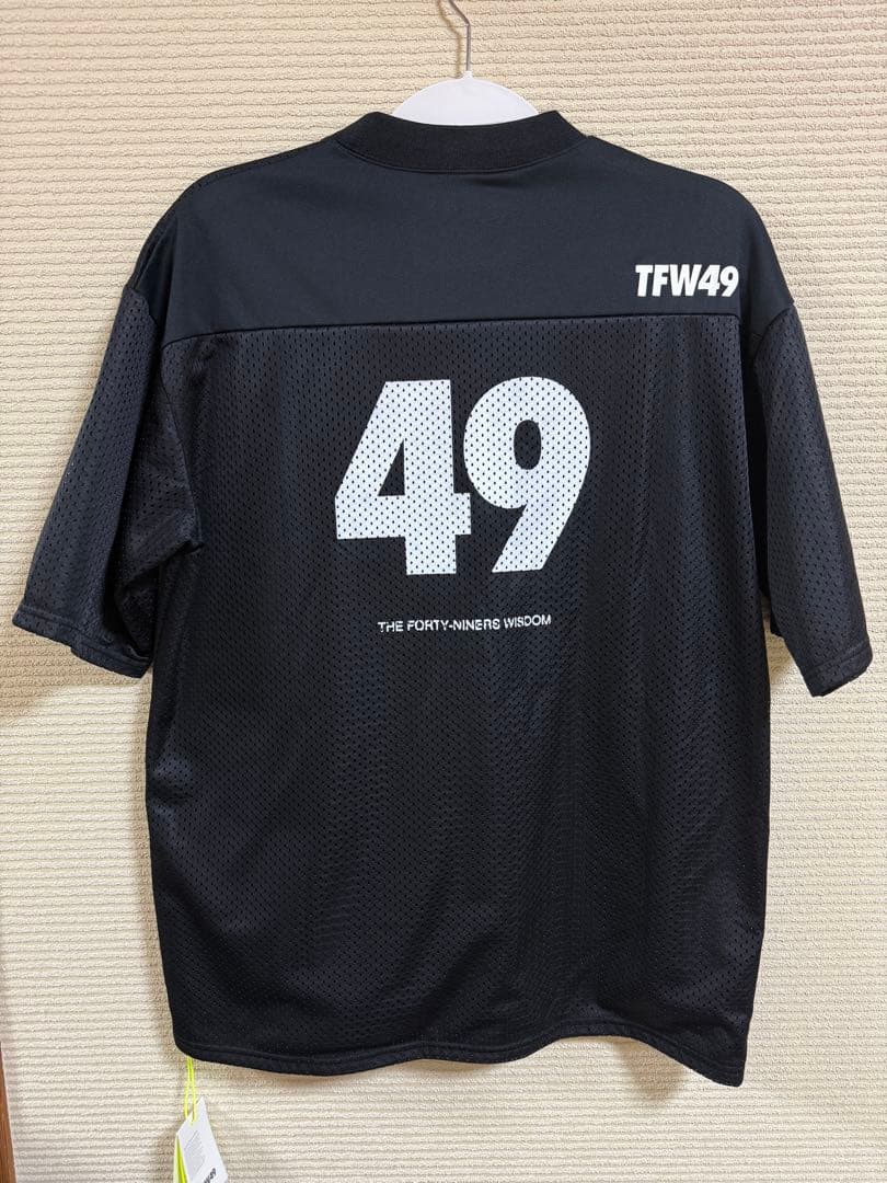 ☆新品未使用☆TFW49 ゴルフシャツ　※上着のみ