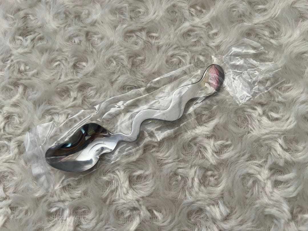 グラフィックデザイナー福田繁雄　カトラリー　福田繁雄デザインスプーン〈くねくね〉