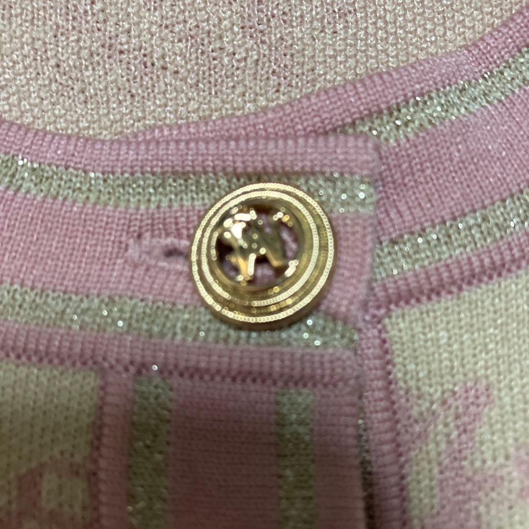 新品未使用モラビトスペル　ピンク系 ボタン付きカーディガン