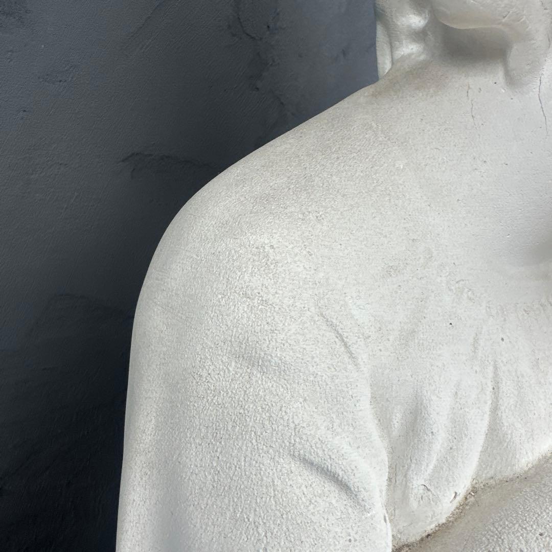 ヴィンテージ石膏像　本読みながらうたたねをする少女