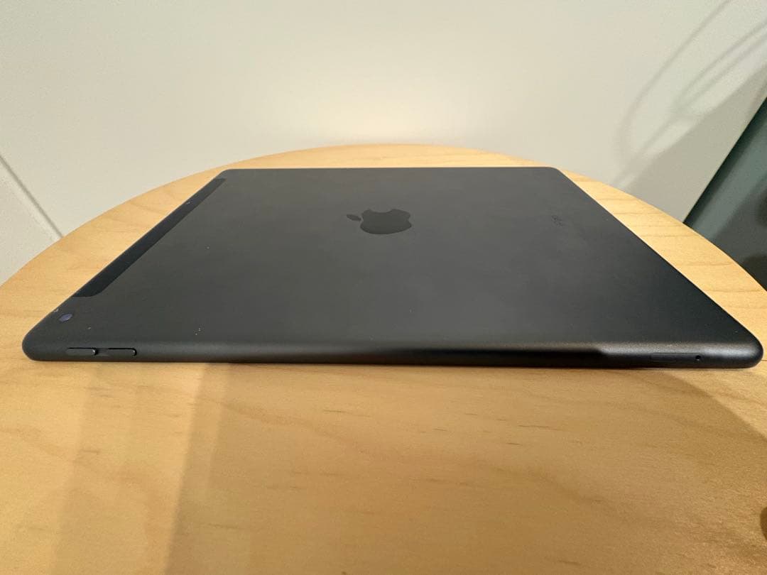 Apple iPad 10.2 グレー 第8世代 128GB Cellular