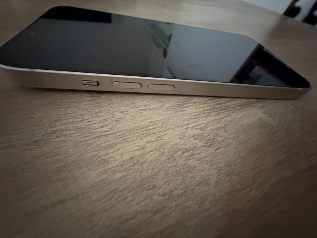 【ジャンク品】Apple iPhone 13 ホワイト 本体